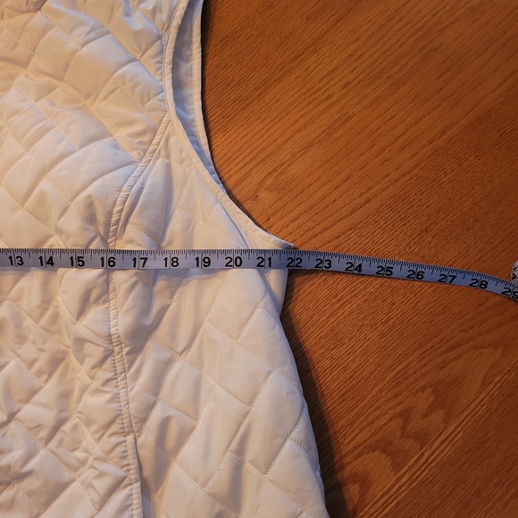 Quilted, Zipper Front, Puffer Vest - Picture 3 of 4